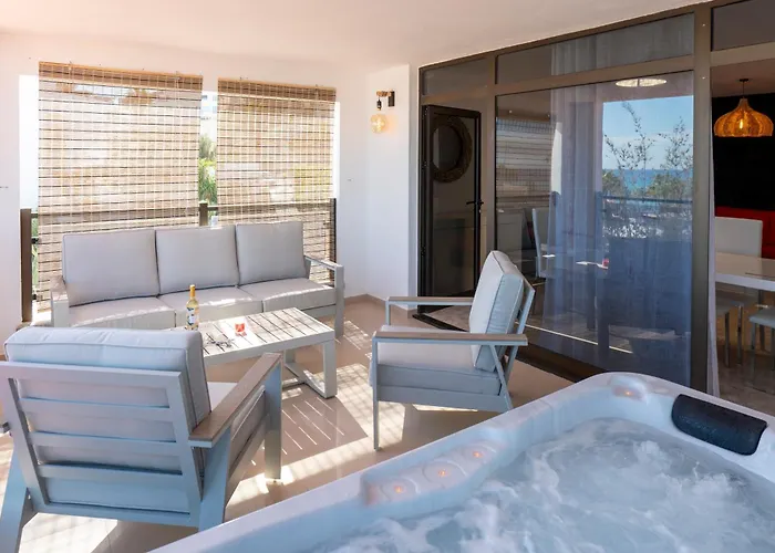 White Semesterbostad